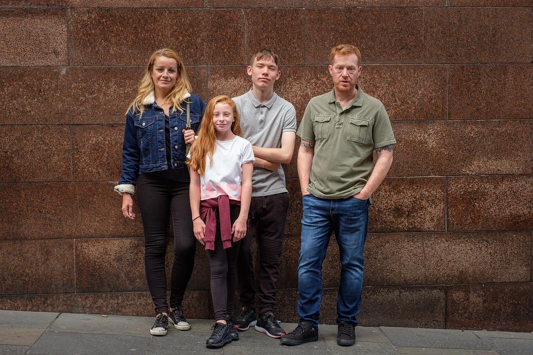 《对不起，我们错过了你》海报