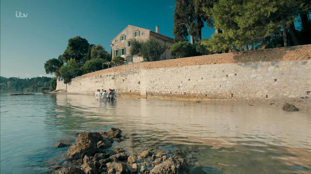 《德雷尔一家第四季》剧照第38张图片