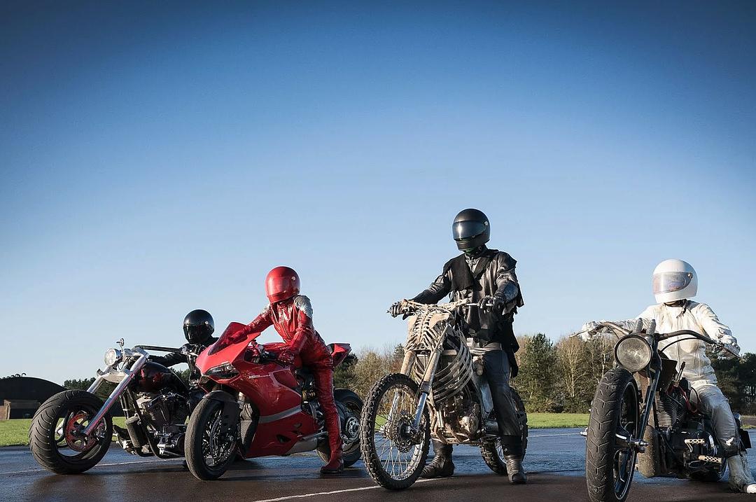 《好兆头》海报第13张图片