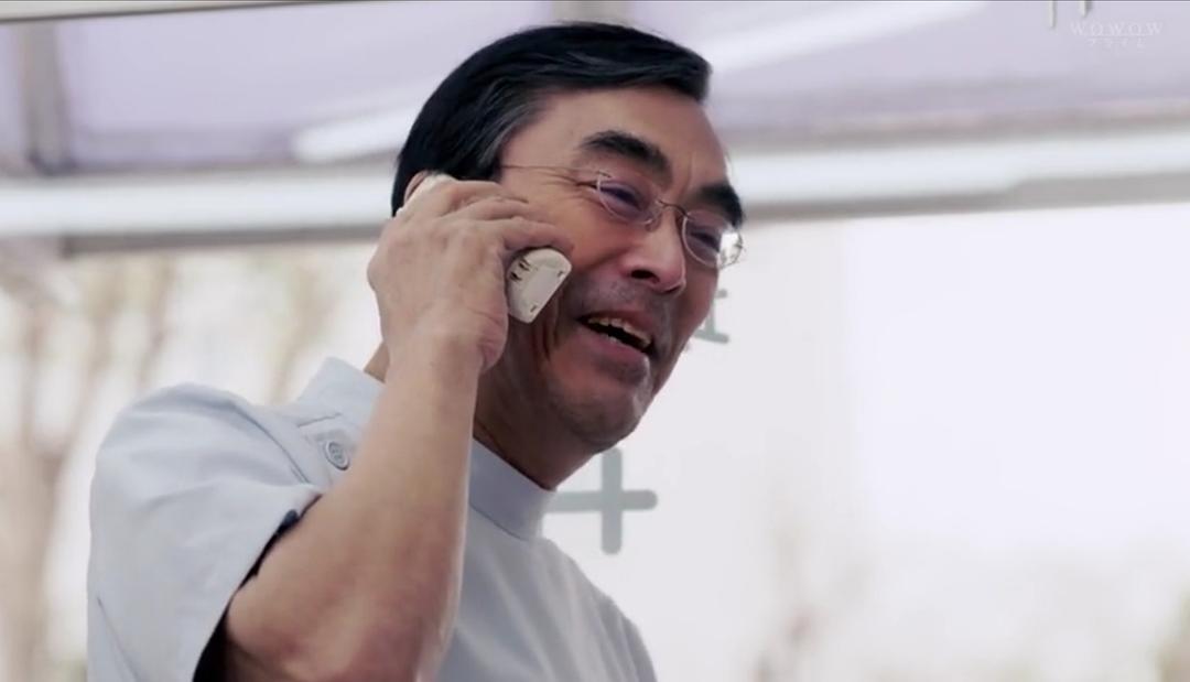 接到儿子电话的老父亲...