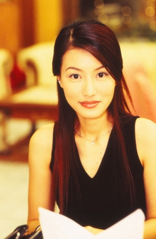 《婚前昏后》海报第9张图片