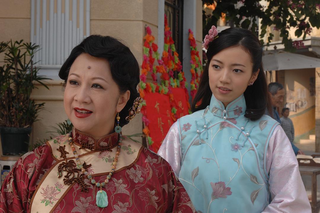 《银楼金粉》剧照第14张图片