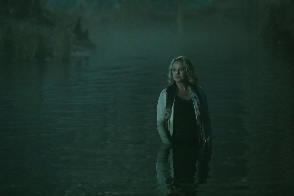 《沼泽怪物》剧照第31张图片