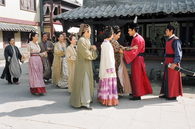 《锦绣良缘》海报第17张图片