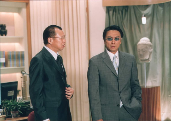 《翡翠恋曲》海报第19张图片