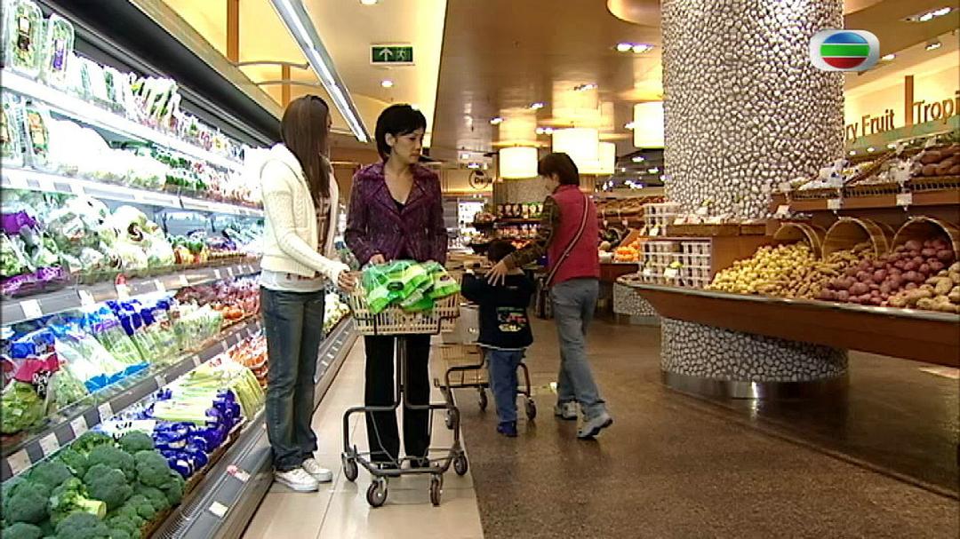 《甜言蜜语》剧照第25张图片