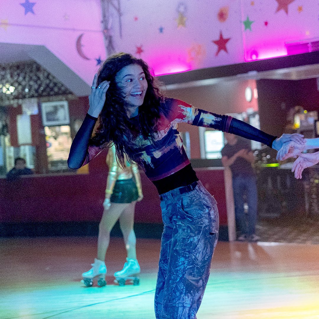 《亢奋第一季》剧照第18张图片