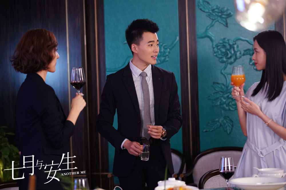 乔骏达酒桌舌战群雄