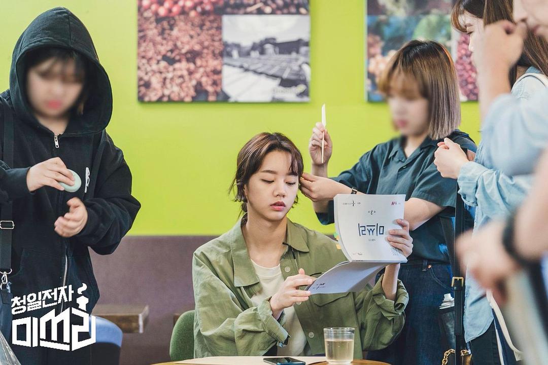 《清日电子李小姐》剧照第12张图片