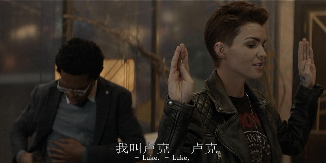 《蝙蝠女侠第一季》剧照第49张图片