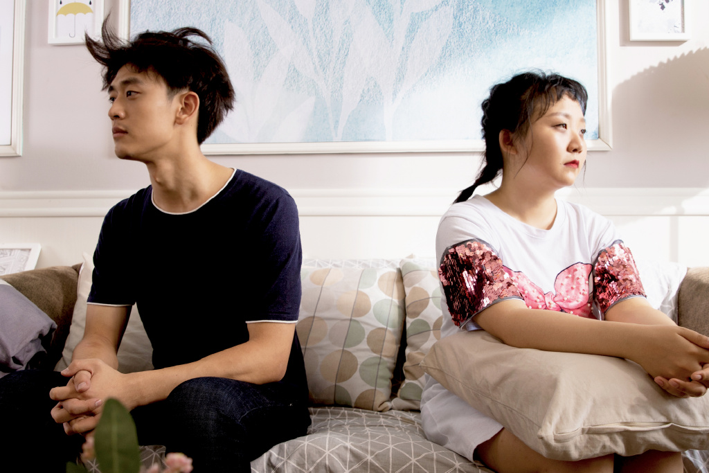 《生活对我下手了2》剧照第14张图片