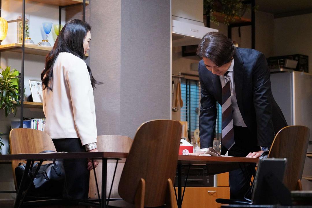 《伪装不伦》剧照第21张图片