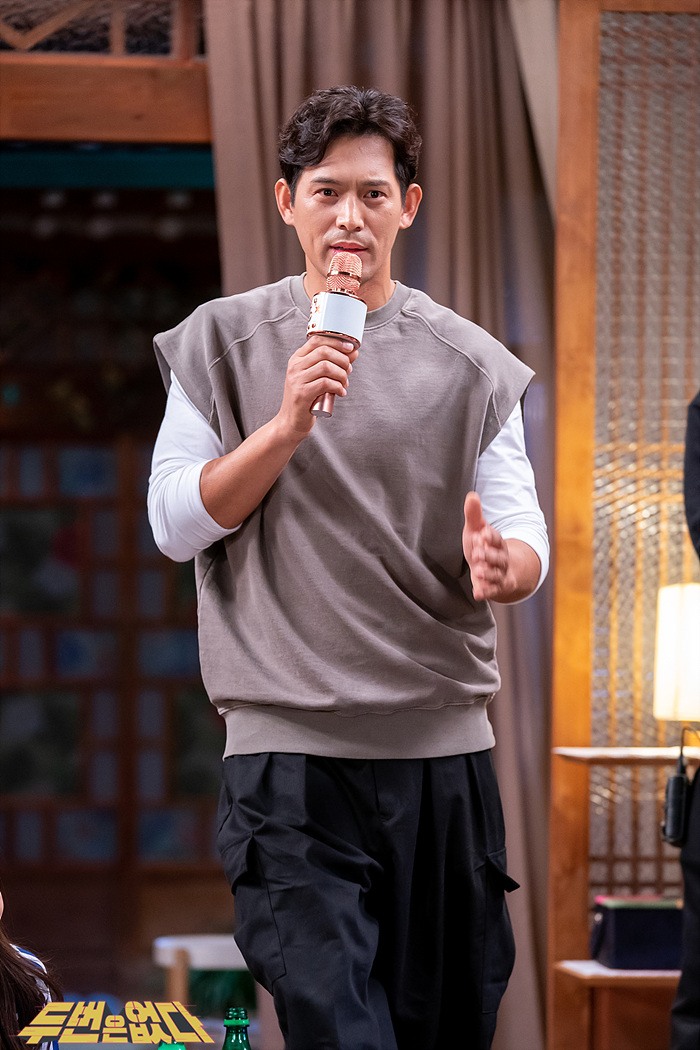 《没有第二次机会》剧照第6张图片