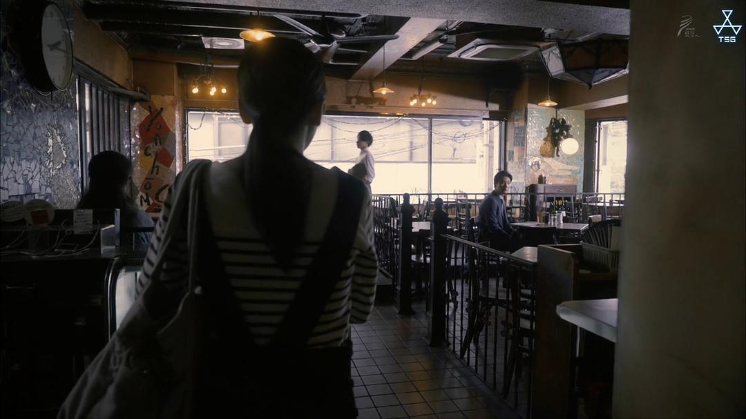 《扭曲的波纹》剧照第39张图片