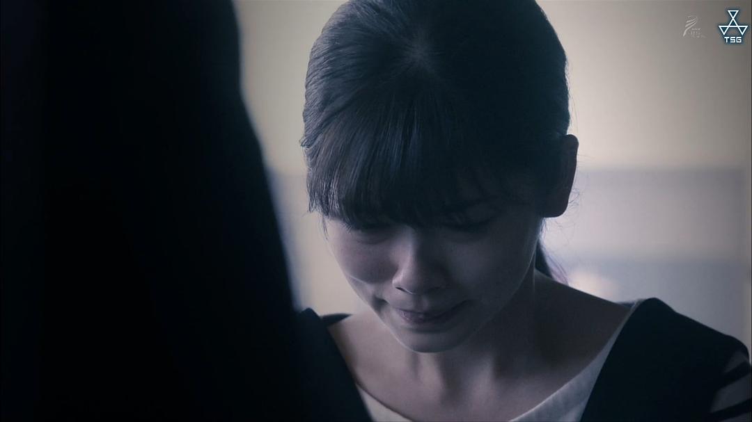 《扭曲的波纹》剧照第33张图片