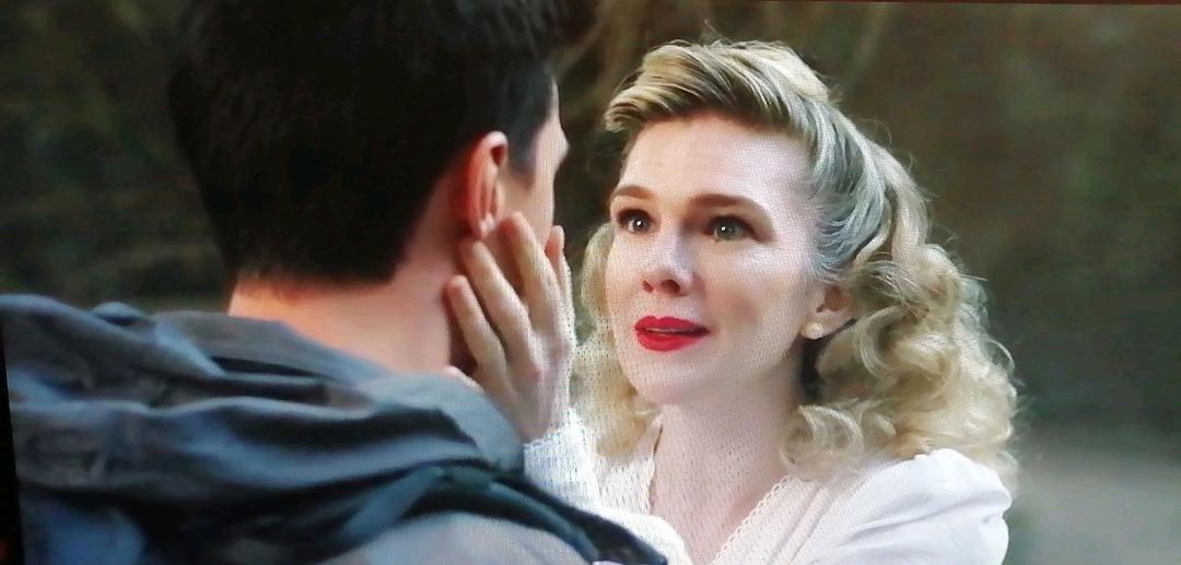 《美国恐怖故事：1984第九季》剧照