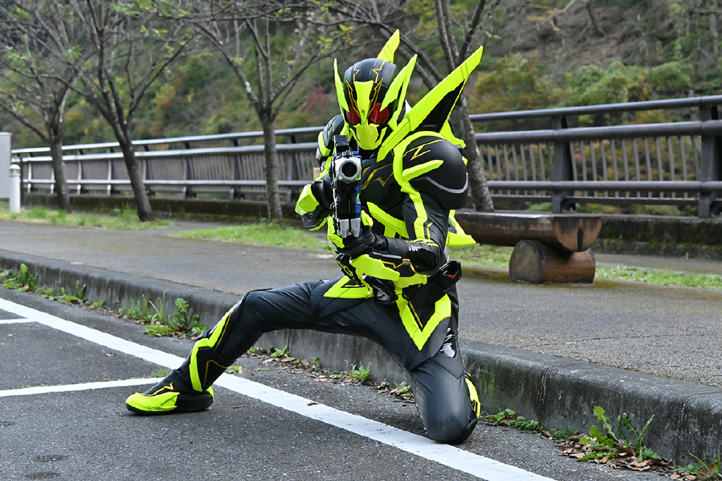 闪耀蝗虫：拳力18.3t...