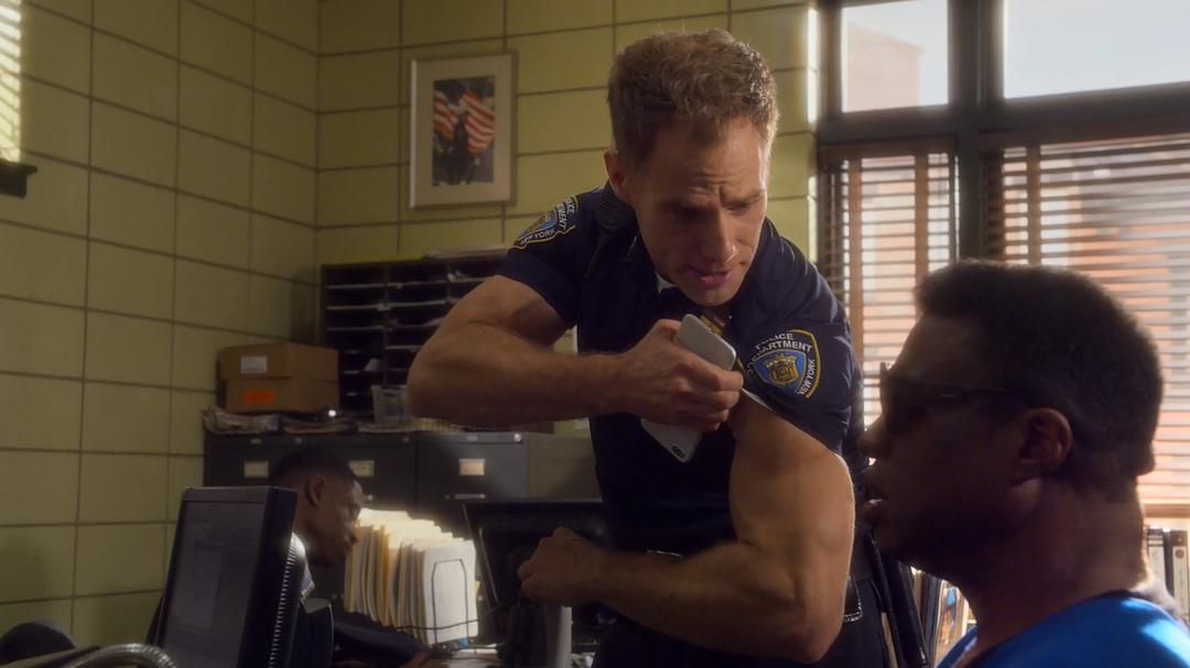 《酷妹辣皇后》海报第44张图片