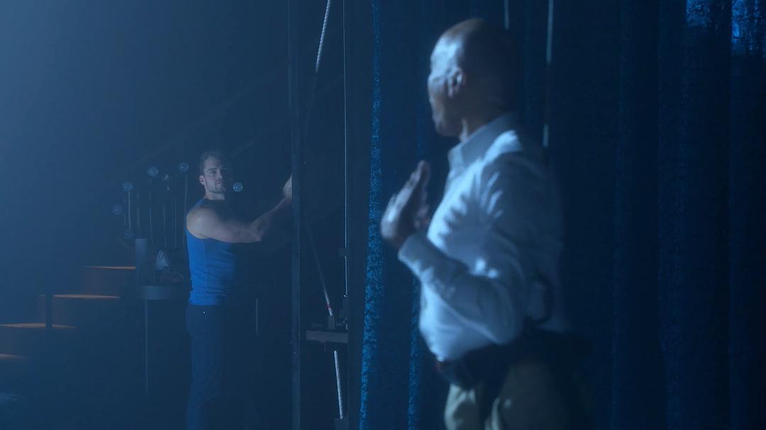 《酷妹辣皇后》海报第43张图片