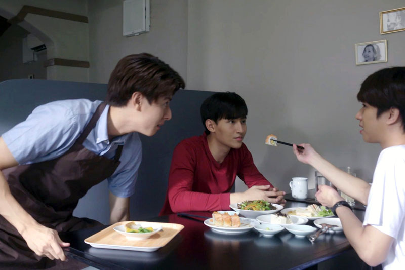 《待到重逢时》海报第40张图片