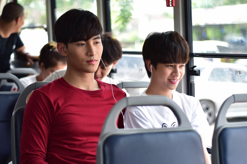 《待到重逢时》海报第39张图片