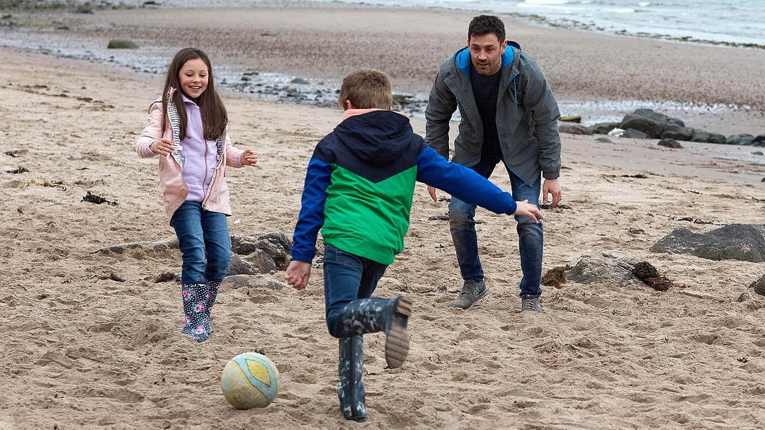 《死水难收》剧照第20张图片