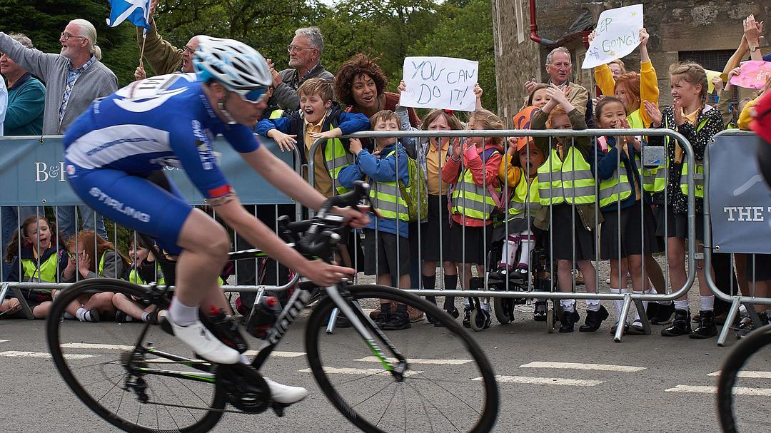《死水难收》剧照第15张图片