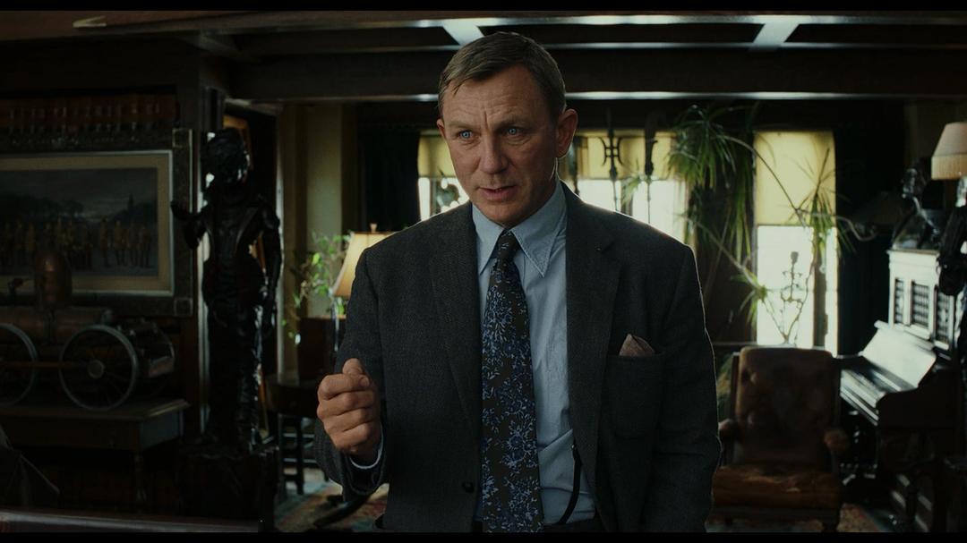 《利刃出鞘》剧照第40张图片