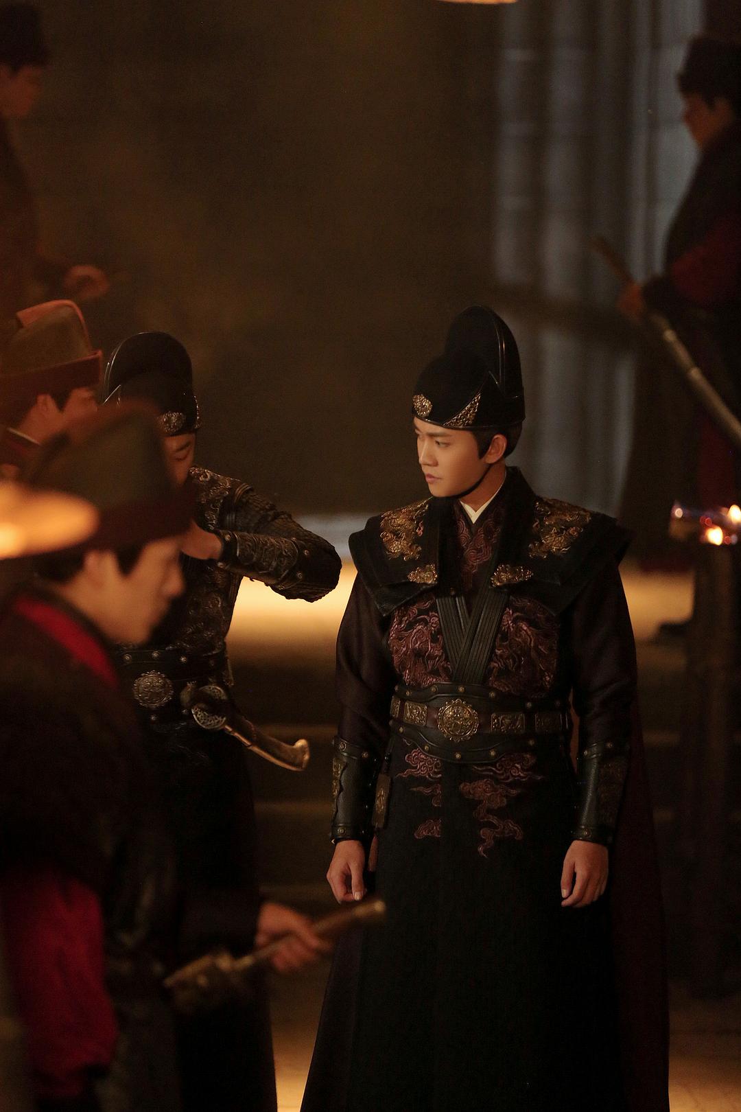 《锦衣之下》海报第53张图片