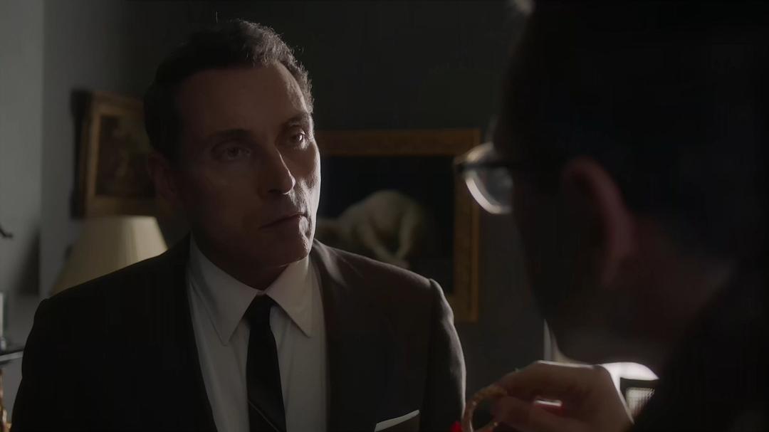 《灰马酒店》剧照第22张图片