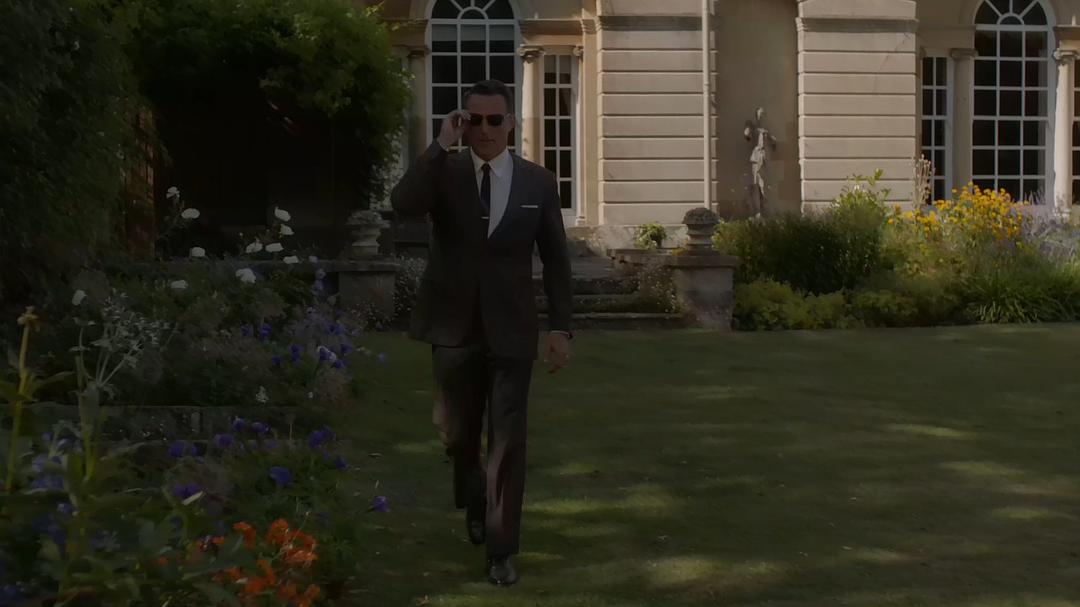 《灰马酒店》剧照第16张图片