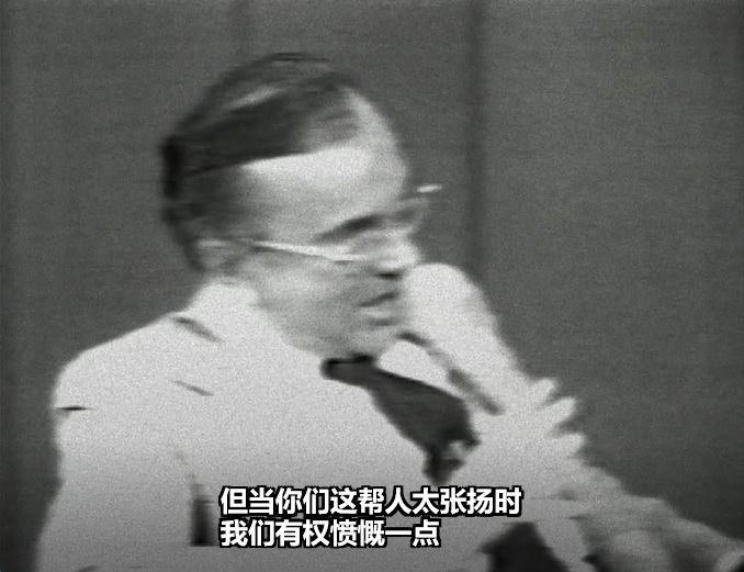 《从暗到明:电视与彩虹史》剧照