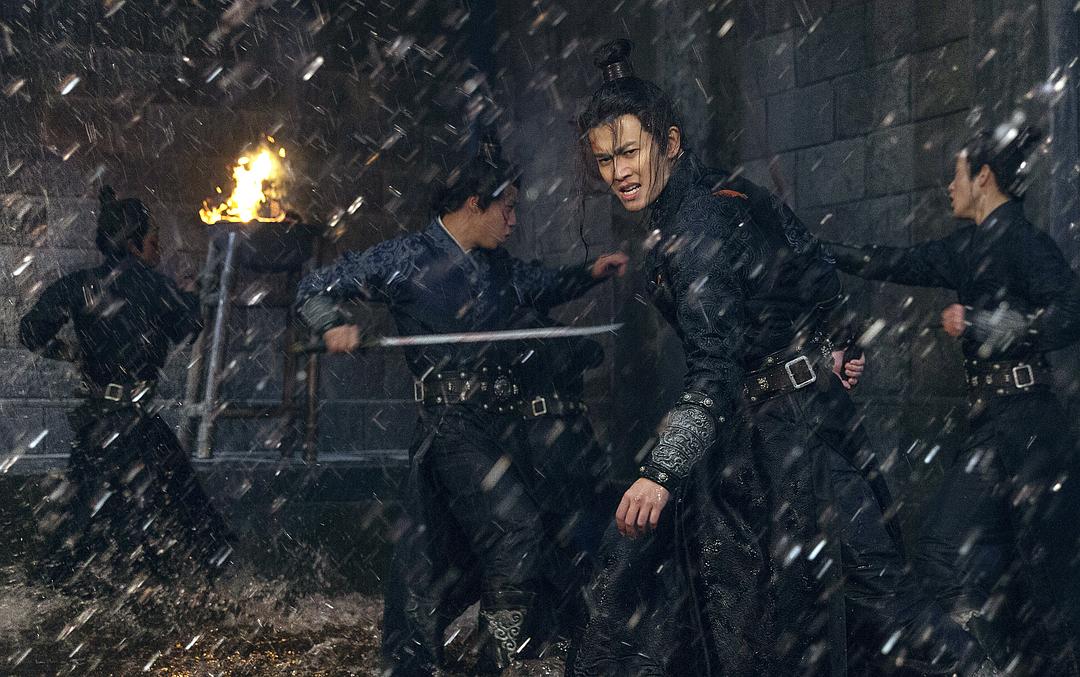 《锦衣之下》海报第58张图片