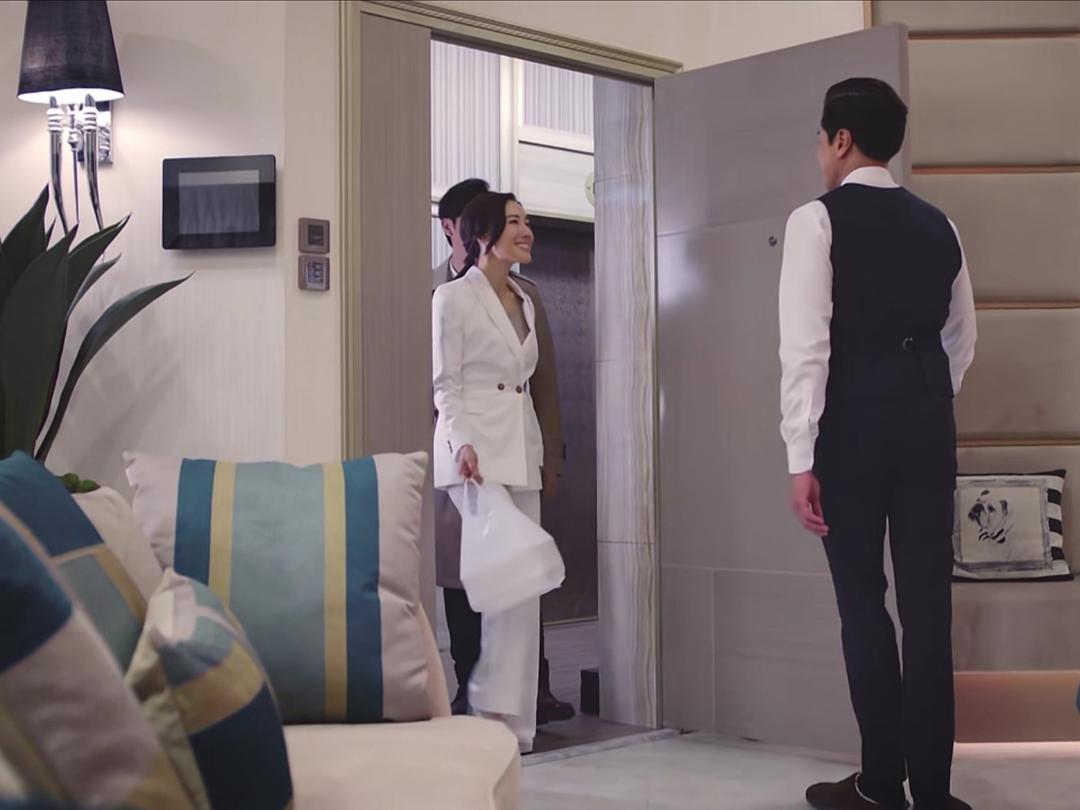 DrMan一进门就拎着...