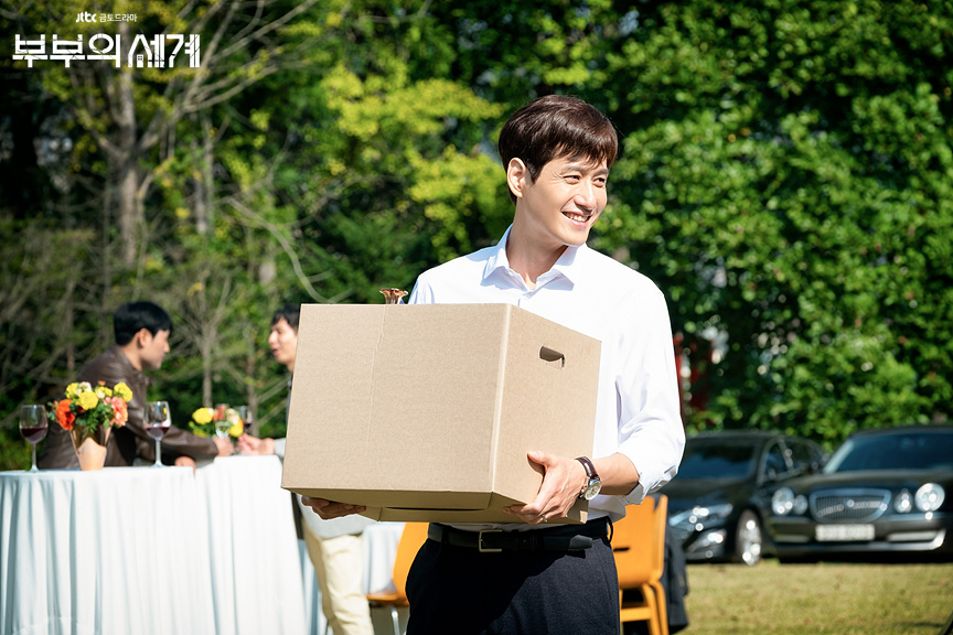 《夫妻的世界》剧照第45张图片