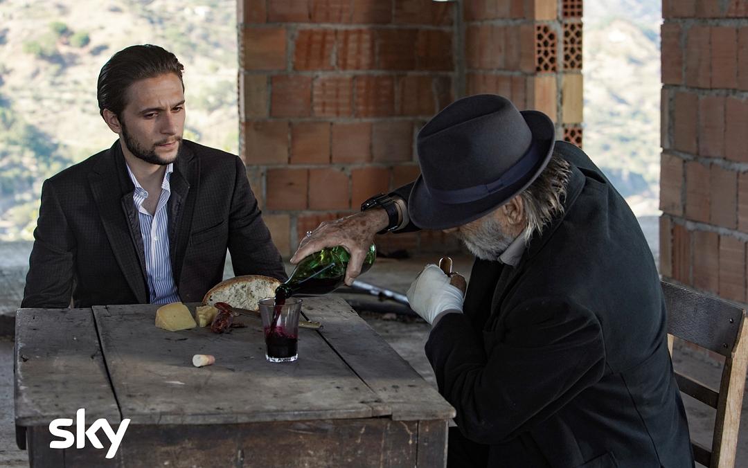 《零零零第一季》剧照