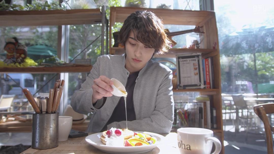 《在不白不黑的世界里，熊猫笑了》剧照第18张图片