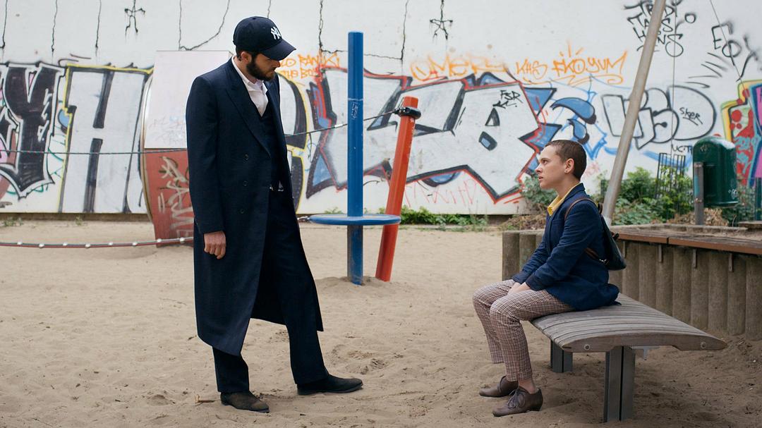 《离经叛道》剧照第2张图片