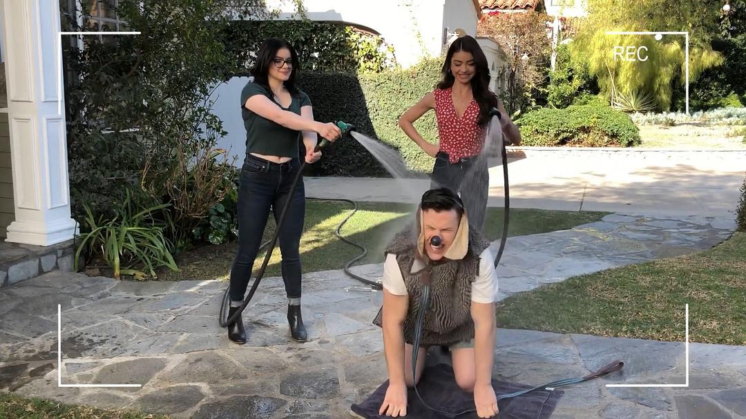 《摩登家庭第十一季》海报第54张图片