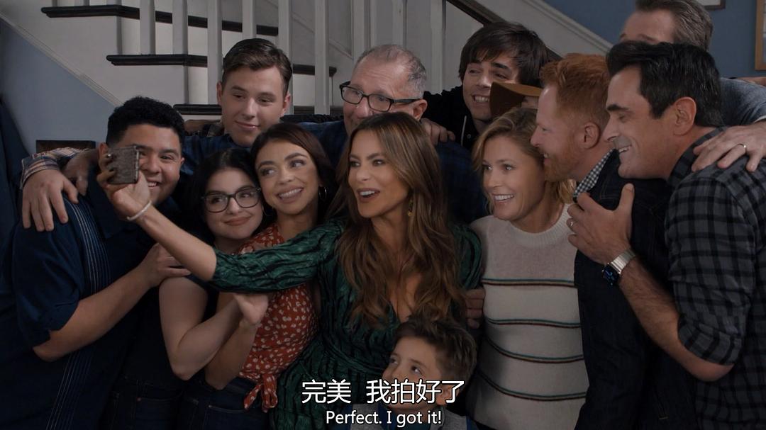 《摩登家庭第十一季》海报第52张图片