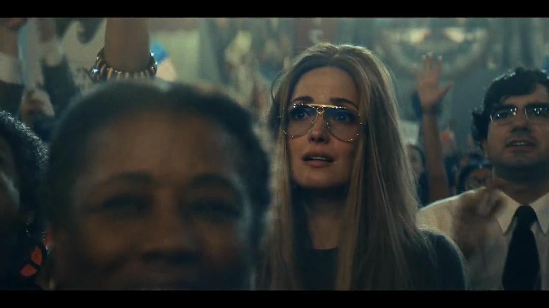 《美国夫人》海报第49张图片