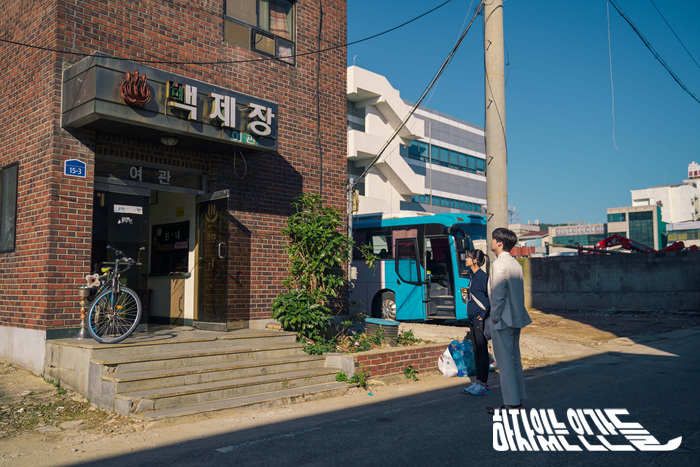 《有瑕疵的人们》剧照第25张图片