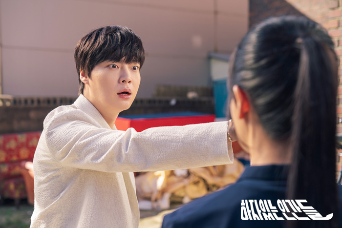 《有瑕疵的人们》剧照第22张图片