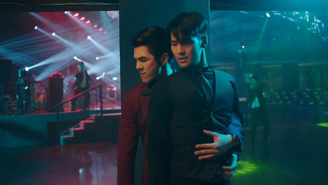 《黑帮少爷爱上我》剧照第19张图片