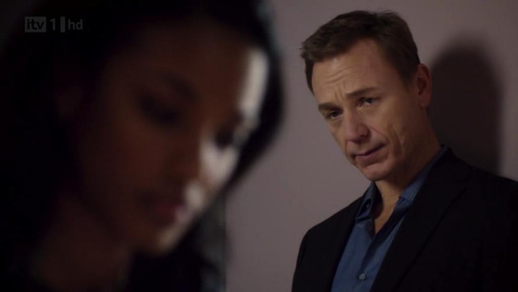 难得有一次不戴领带的...