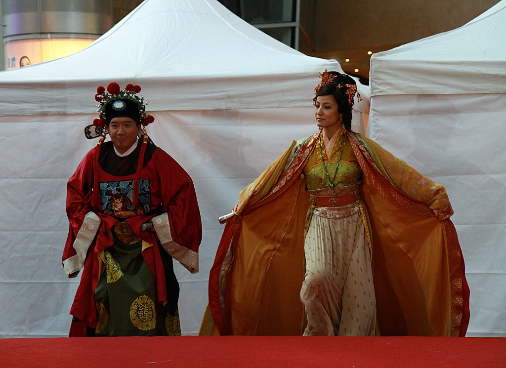 《女王办公室》海报第4张图片