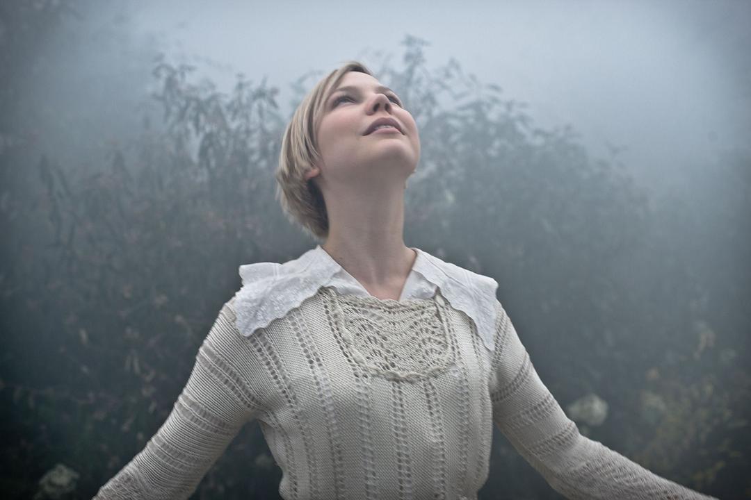 《队列之末》海报第16张图片