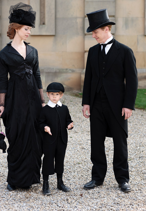 《队列之末》海报第7张图片