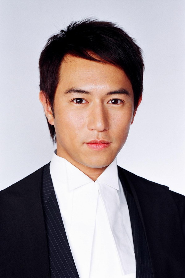 陈键锋饰程学勤