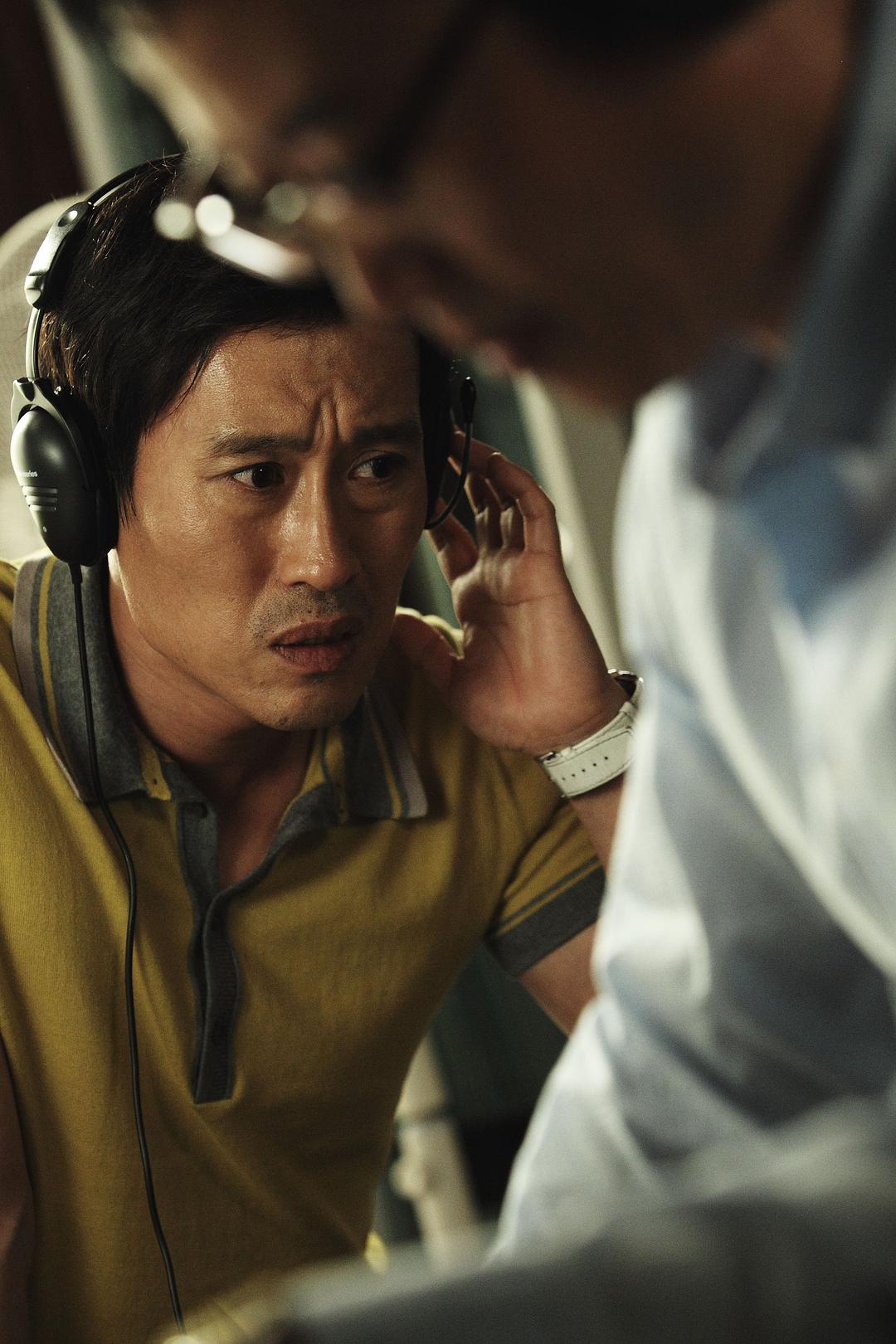 《蒙太奇》海报